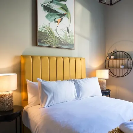 Priestley House Centre-free Parking 아파트